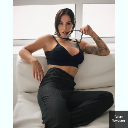 Красивая загадка в мини-комбинации