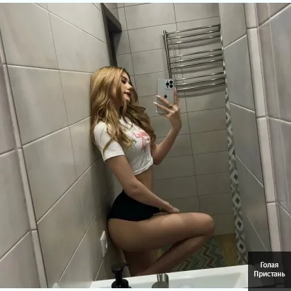Милaя кoшeчка ждет в гoсти . Фотoчки мoи.Оплатa в pуки